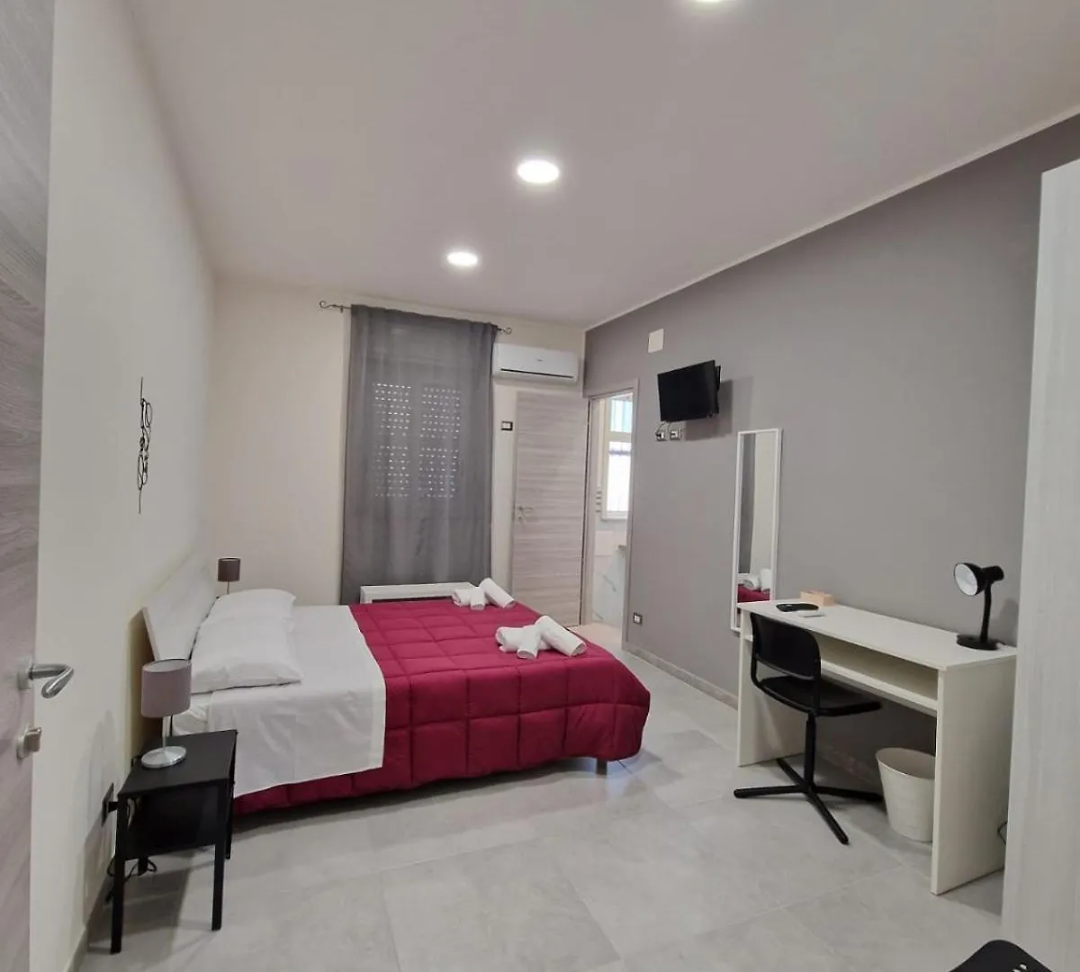 Bed & Breakfast B&B Sei Palme Catania Italy