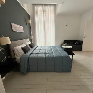  Aparthotel Resta Cu Mme A Chiaia House Italia